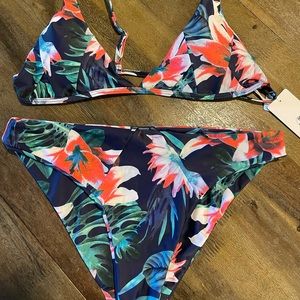 Super cute cupshe 2 piece.  Never worn, brand new